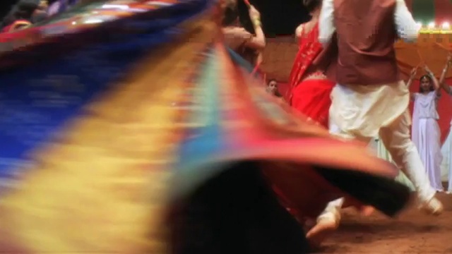 Video Reference: Performing arts, Entertainment, Dance, Happy, Human leg, Event, Artist, Hat, Fun, Electric blue