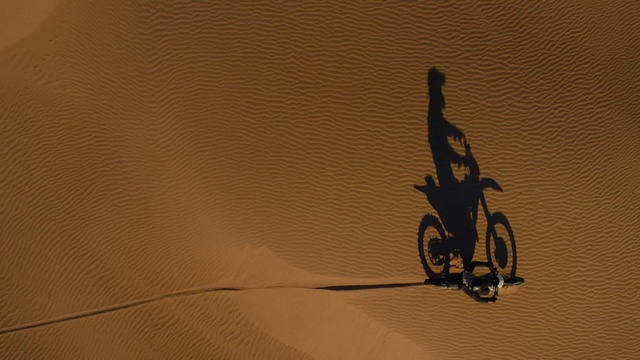 Video Reference: Tire, Wheel, Automotive tire, Vehicle, Motorcycle, Tread, Motor vehicle, Wood, Fender, Automotive design