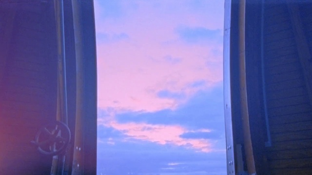 Video Reference: Cloud, Sky, Atmosphere, Blue, Purple, Azure, Dusk, Violet, Afterglow, Magenta