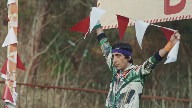 Video Reference: Gesture, Competition event, Championship, Flag, Event, Fan, Hat, Fence, Player, Cap
