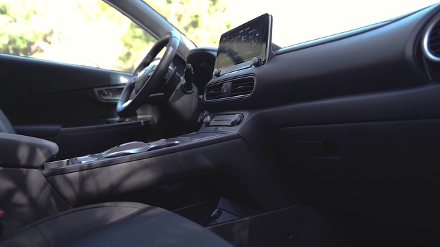 Video Reference: Vehicle, Window, Steering part, Motor vehicle, Car, Steering wheel, Automotive design, Vehicle door, Car seat cover, Personal luxury car