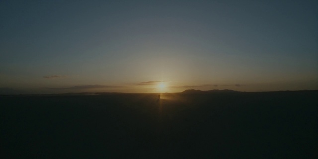 Video Reference: Sky, Cloud, Afterglow, Tree, Astronomical object, Dusk, Horizon, Sunrise, Sunset, Heat