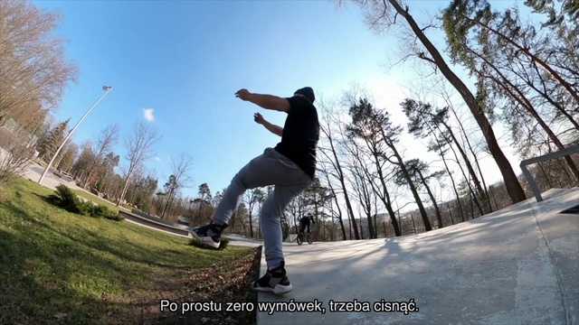 Video Reference: Sky, Plant, Tree, Flash photography, Rolling, Street stunts, Cloud, Recreation, Happy, Leisure