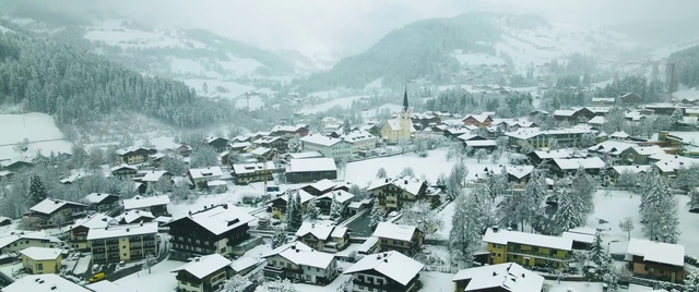 Video Reference: Mountain, Sky, Snow, Cloud, Nature, Building, Slope, Freezing, Neighbourhood, Atmospheric phenomenon