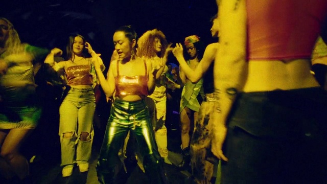 Video Reference: Entertainment, Choreography, Performing arts, Vest, Leisure, Shorts, Music, Event, Fun, Performance art