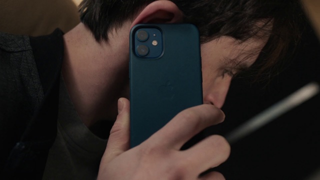 Video Reference: Hair, Hand, Mobile phone, Telephony, Mobile device, Communication Device, Portable communications device, Gesture, Finger, Gadget