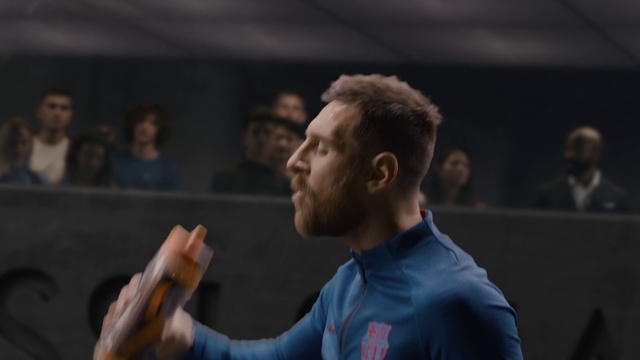 Video Reference: Gesture, Event, T-shirt, Player, Audience, Conversation, Crowd, Room, Recreation, Spokesperson