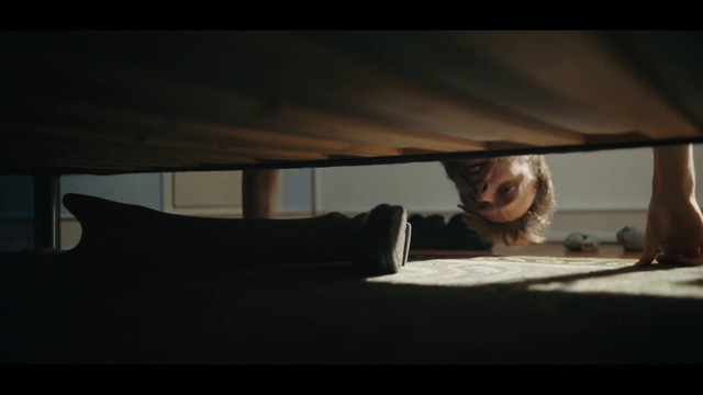 Video Reference: Comfort, Wood, Flash photography, Textile, Automotive mirror, Automotive design, Automotive exterior, Floor, Finger, Flooring