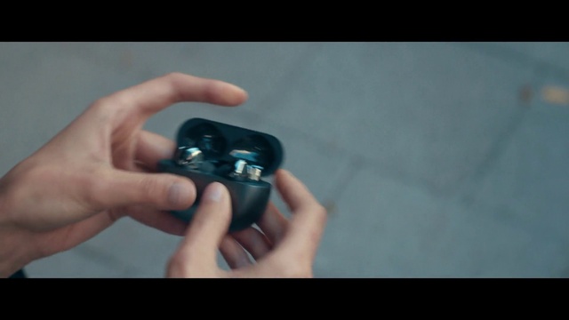 Video Reference: Hand, Input device, Peripheral, Guitar accessory, Finger, Musical instrument, Thumb, Nail, Gadget, Electric blue