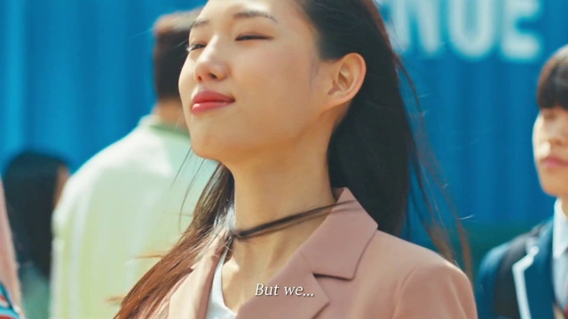 Video Reference: Forehead, Face, Lip, Shoulder, Eyebrow, Jaw, Eyelash, Gesture, Street fashion, Happy