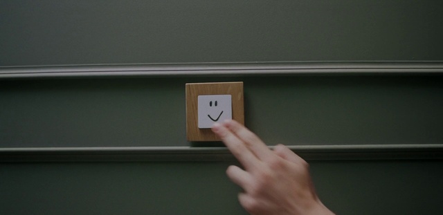 Video Reference: Gesture, Wood, Thumb, Rectangle, Hardwood, Number, Plywood, Wrist, Room, Wood stain