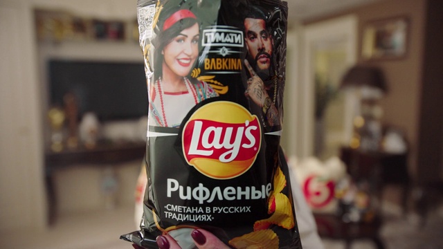 Video Reference: Face, Smile, Eye, Beard, Drink, Cap, Alcoholic beverage, Eyewear, Event, Ingredient