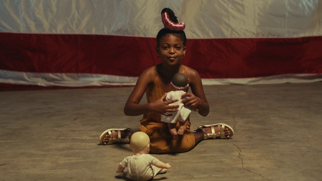 Video Reference: Human body, Temple, Idiophone, Shorts, Performing arts, Competition event, Happy, Entertainment, Event, Sports