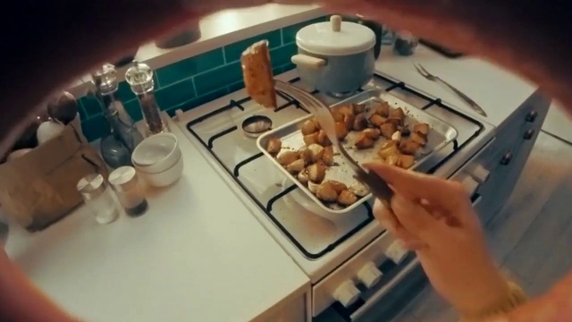 Video Reference: Food, Dishware, Kitchen appliance, Tableware, Kitchen, Cup, Recipe, Serveware, Ingredient, Stove