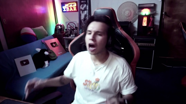 Video Reference: Audio equipment, Gadget, Hearing, T-shirt, Fun, Electronic device, Event, Eyewear, Gamer, Entertainment