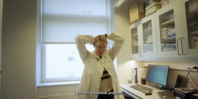 Video Reference: Sleeve, Window, Gesture, Laptop, Computer, Fashion design, Eyewear, Input device, Room, Computer keyboard