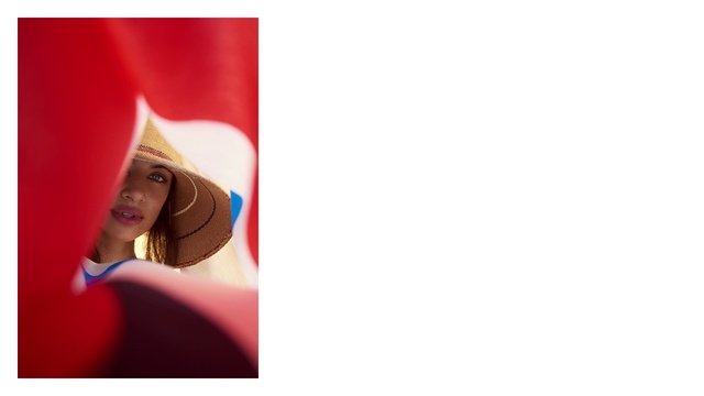 Video Reference: Lip, Eyebrow, Fedora, Eyelash, Smile, Gesture, Happy, Headgear, Eyewear, Tints and shades