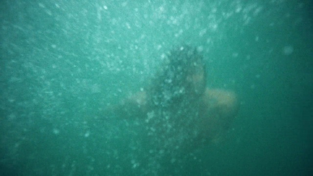 Video Reference: Water, Liquid, Fluid, Underwater, Sky, Marine biology, Aqua, Recreation, Electric blue, Ocean