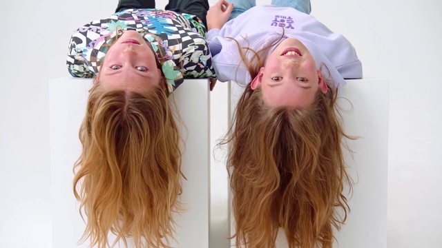 Video Reference: Sleeve, Headgear, Liver, Hat, Beard, Natural material, Costume hat, Hair accessory, Fashion accessory, Brown hair