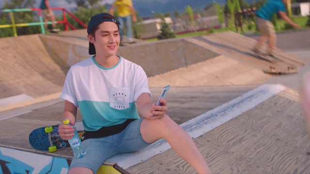 Video Reference: Shoe, Shorts, Leisure, Wood, Recreation, Sneakers, Happy, T-shirt, Tree, Fun