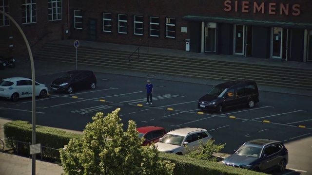 Video Reference: Wheel, Tire, Car, Land vehicle, Vehicle, Plant, Vehicle registration plate, Motor vehicle, Automotive lighting, Automotive design