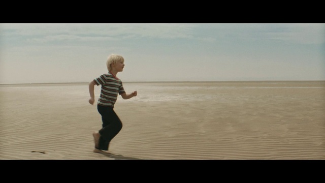 Video Reference: Sky, Cloud, People in nature, Flash photography, Wood, Happy, Gesture, People on beach, Horizon, Landscape