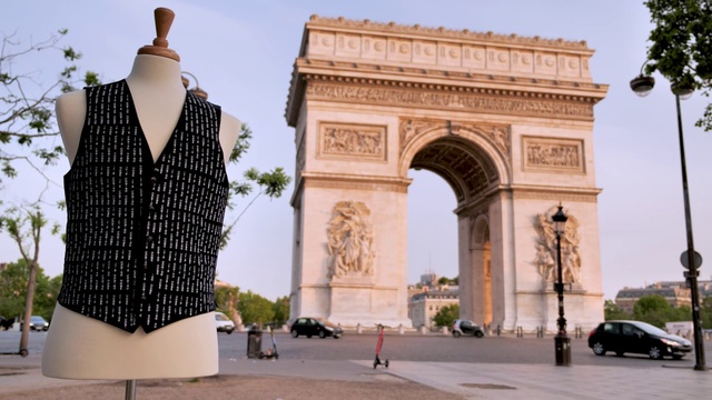 Video Reference: Sky, Photograph, White, Green, Wheel, Car, Sleeve, Architecture, Tire, Vehicle