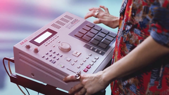 Video Reference: Hand, Office supplies, Office equipment, Audio equipment, Electronic instrument, Technology, Recreation, Gadget, Calculator, Electronic device