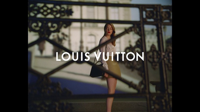 Video Reference: Flash photography, Street fashion, Thigh, Waist, Font, Black hair, Fashion design, Fashion model, Knee, Long hair