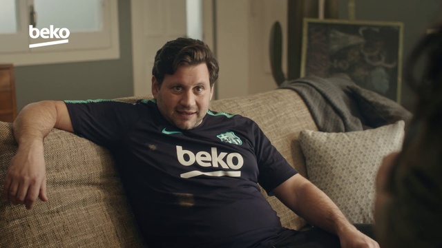 Video Reference: Arm, Shoulder, Mouth, Picture frame, Comfort, Jaw, Flash photography, Neck, Sleeve, Beard