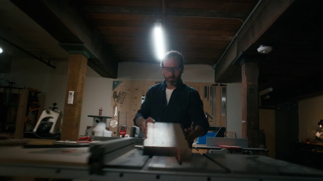 Video Reference: Countertop, Kitchen, Cooking, Gas, Tableware, Engineering, Service, Cook, Event, Wood