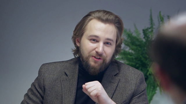 Video Reference: Forehead, Nose, Chin, Eyebrow, Smile, Beard, Mouth, Jaw, Flash photography, Neck