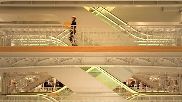 Video Reference: Boat, Watercraft, Water, Vehicle, Naval architecture, Building, Wood, Boats and boating--Equipment and supplies, Line, Leisure