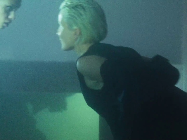 Video Reference: Water, Shoulder, Underwater, Organism, Aqua, Entertainment, Lens flare, Electric blue, Fun, Elbow