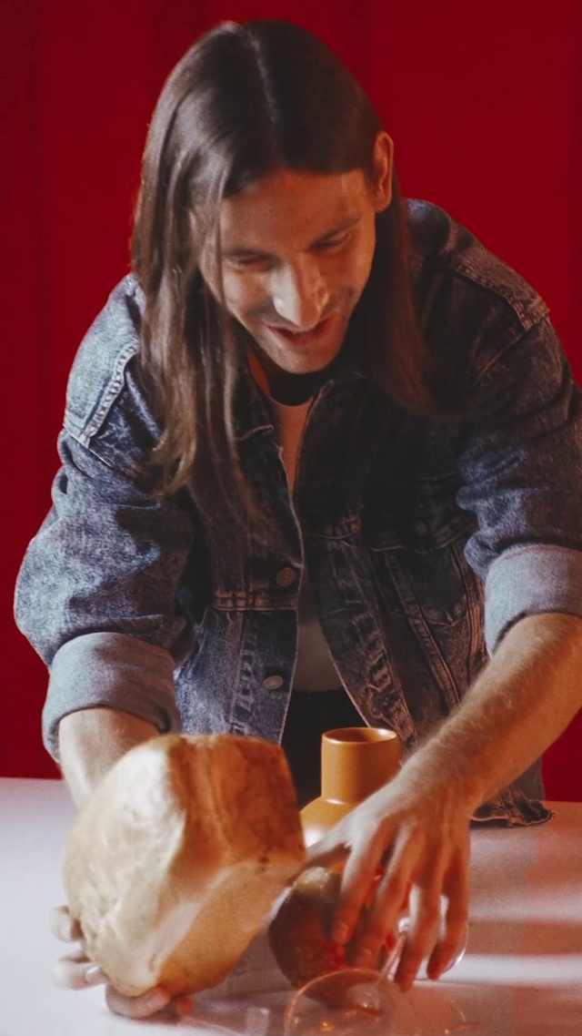 Video Reference: Tableware, Table, Jacket, Wood, Cooking, Cuisine, Dish, Plate, Recipe, Fashion design