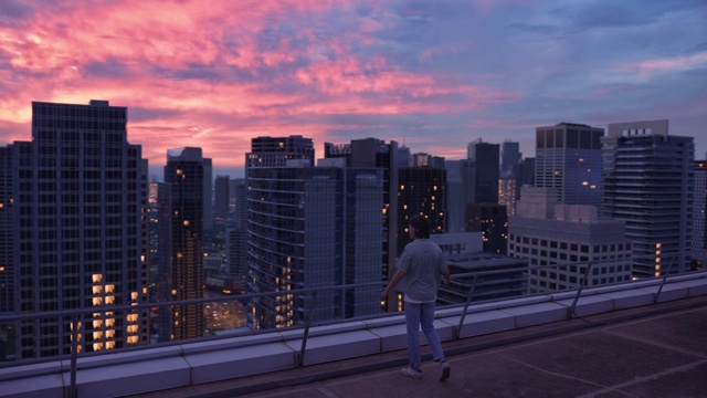 Video Reference: Cloud, Building, Sky, Skyscraper, Afterglow, Dusk, Tower block, Sunset, Condominium, Sunrise