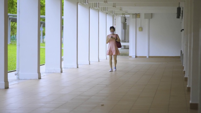 Video Reference: Shorts, Flooring, Floor, Wood, Art, Event, Door, Hall, Human leg, Leisure