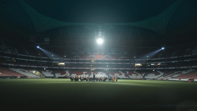 Video Reference: Atmosphere, Soccer, Field house, Floodlight, Player, Grass, Tournament, Sport venue, Ball game, Competition event