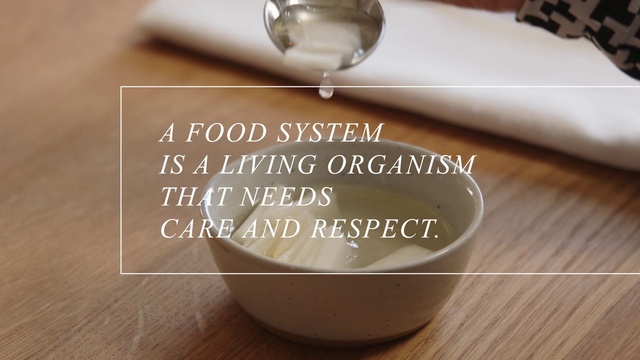 Video Reference: Drinkware, Tableware, Dishware, White, Liquid, Wood, Serveware, Cup, Creative arts, Porcelain