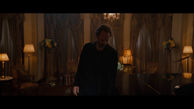 Video Reference: Curtain, Flash photography, Tints and shades, Event, Lamp, Darkness, Formal wear, Fun, Facial hair, Room