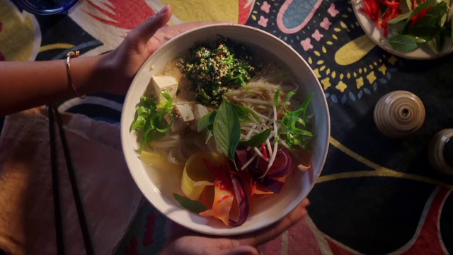 Video Reference: Food, Tableware, Recipe, Ingredient, Soup, Dishware, Cuisine, Leaf vegetable, Dish, Garnish