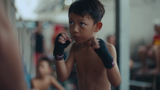 Video Reference: Joint, Neck, Flash photography, Eyelash, Gesture, Happy, Elbow, Chest, Toddler, Thumb