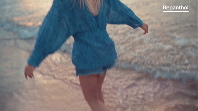 Video Reference: Outerwear, Plant, Leg, People in nature, Azure, Sleeve, Happy, Waist, Gesture, Thigh