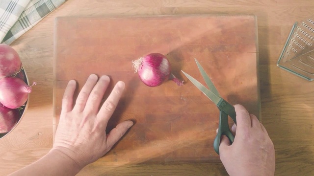 Video Reference: Hand, Wood, Gesture, Finger, Paint, Pink, Flooring, Material property, Nail, Thumb