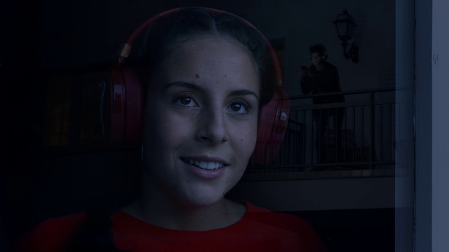 Video Reference: Nose, Smile, Lip, Eyelash, Flash photography, Jaw, Neck, Iris, Happy, Darkness