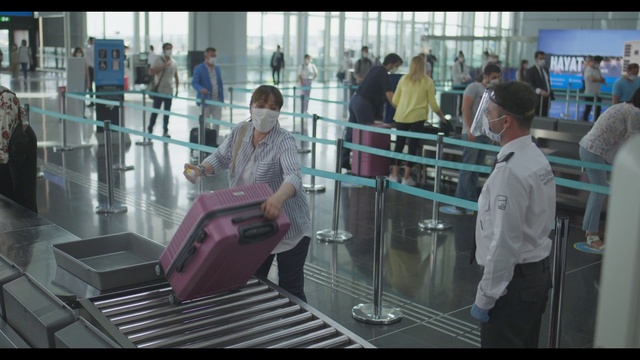 Video Reference: Fixture, White-collar worker, Event, Engineering, Flooring, Glass, Customer, Job, Suit, T-shirt