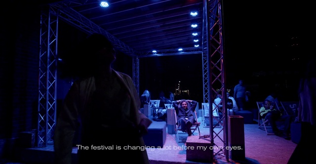 Video Reference: Purple, Blue, Performing arts, Entertainment, Music, Music artist, Plant, Musician, Magenta, Event