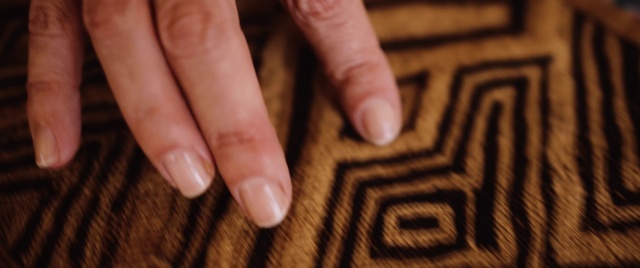 Video Reference: Wood, Gesture, Finger, Sleeve, Material property, Thumb, Flooring, Nail, Hardwood, Pattern