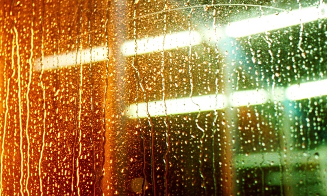 Video Reference: Water, Amber, Fluid, Gold, Font, Rectangle, Tints and shades, Liquid, Space, Pattern