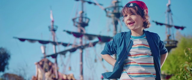 Video Reference: Smile, Sky, Watercraft, Musician, Happy, Leisure, Mast, Entertainment, Fun, Recreation